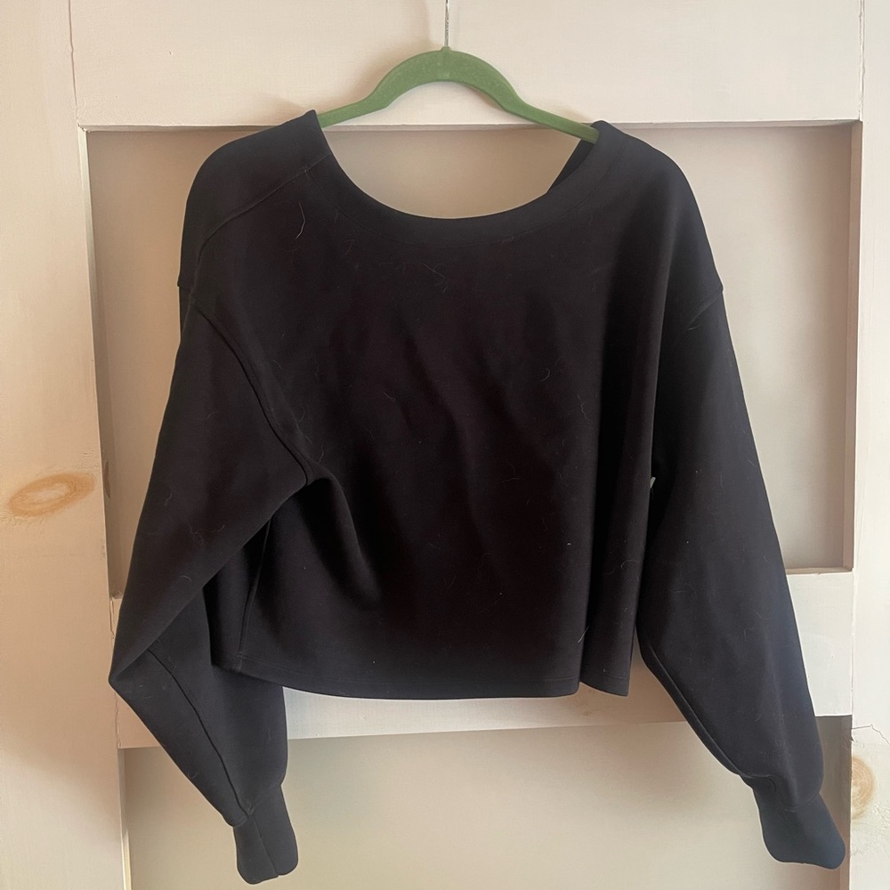 Lululemon Twist Back-to-Front Pullover - size 6
